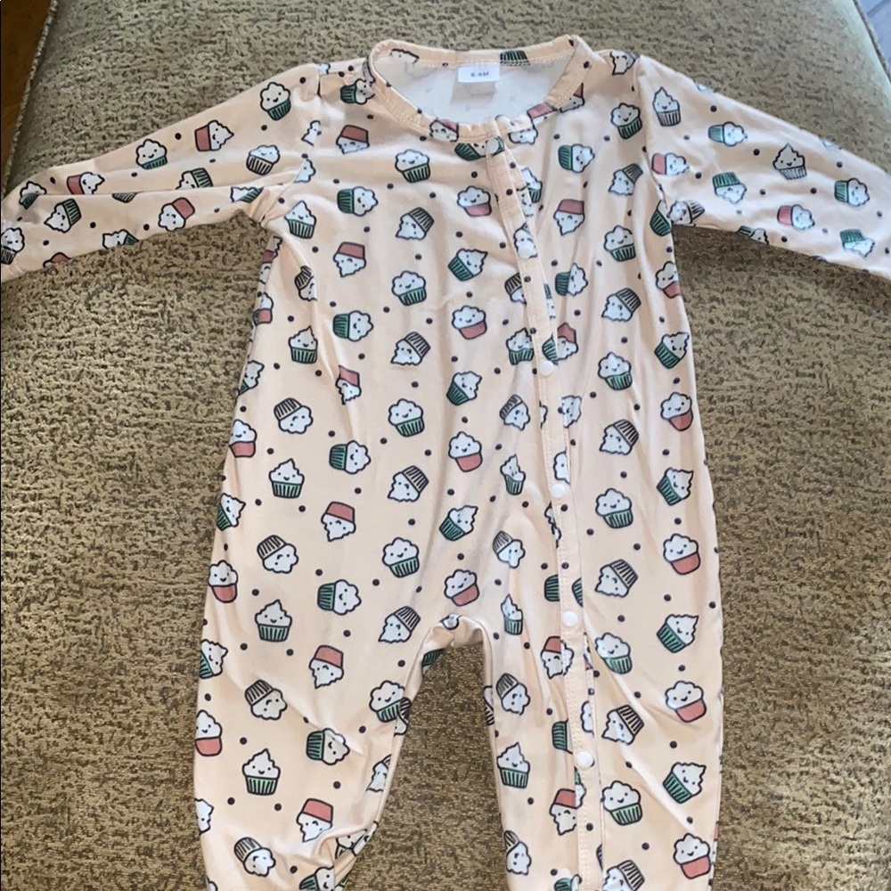 SHEIN Kids Pajama Set - Cream with Cupcake Print